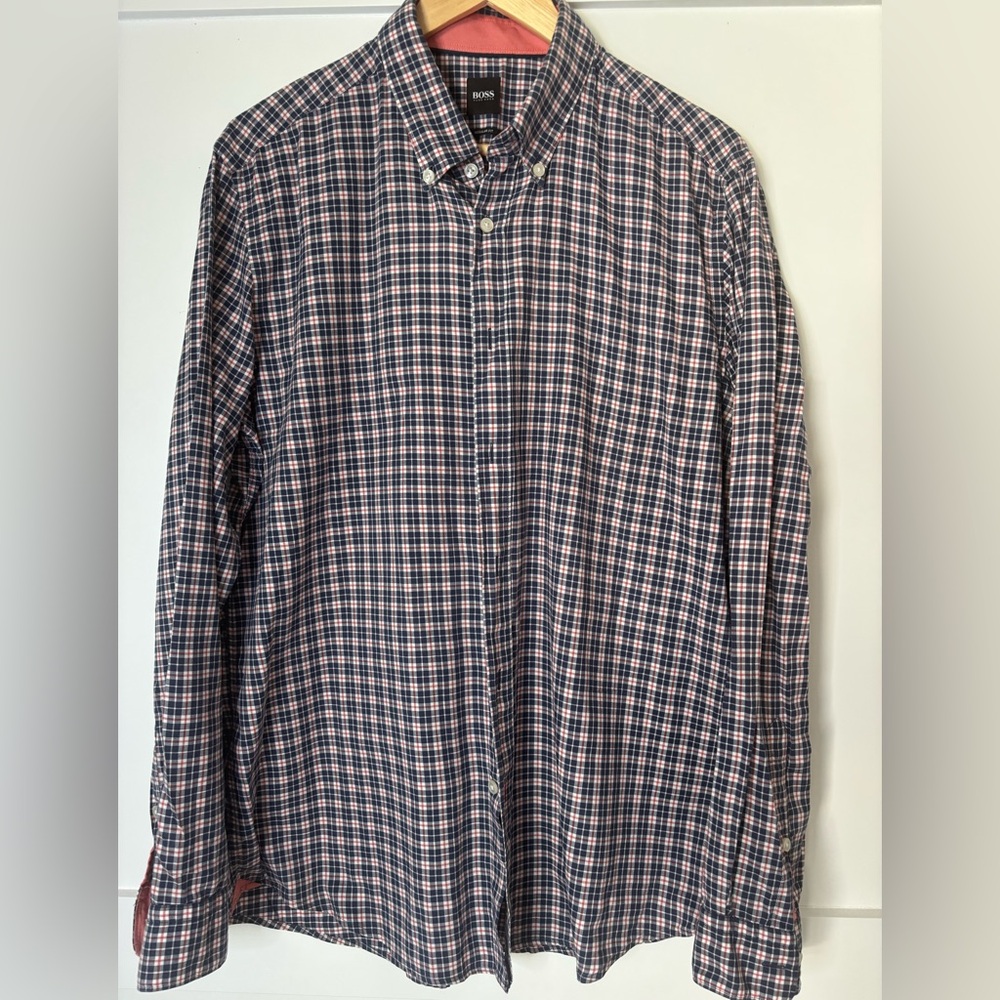 Hugo Boss Navy and Red Checkered Casual Shirt size XL
